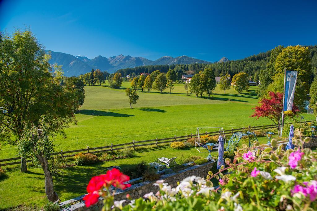 Almfrieden Hotel & Romantikchalet Ramsau am Dachstein Exterior photo
