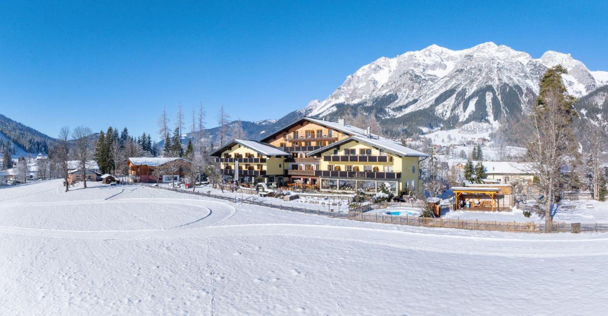 Almfrieden Hotel & Romantikchalet Ramsau am Dachstein Exterior photo